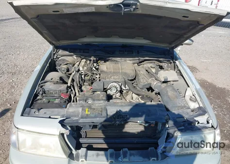 2005 Mercury Grand Marquis Ls/Lse z USA, uszkodzony, nr VIN 2MEFM75W55X672079